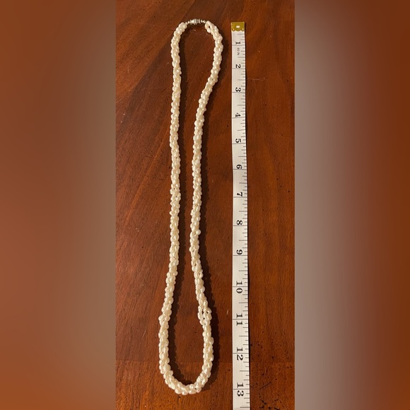 PRETTY! VINTAGE 26” LONG FRESHWATER SEED PEARL NECKLACE W/ SILVER BARREL CLASP - Picture 2 of 7